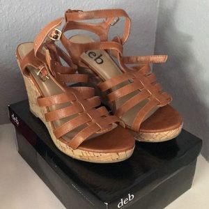 Deb size 8 wedges
